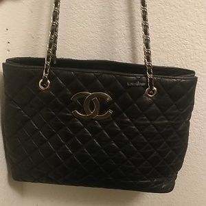 Chanell purse with chain straps
